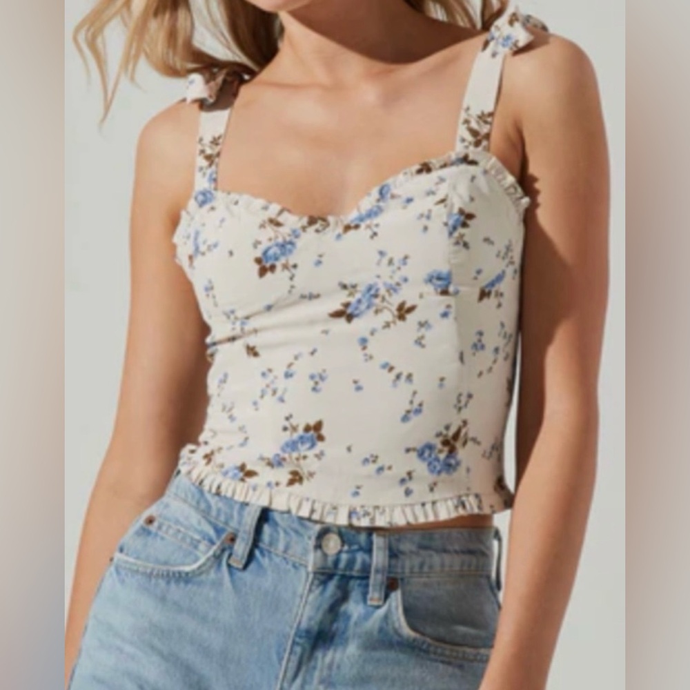 Astr Crop Cream Blue Floral NWT